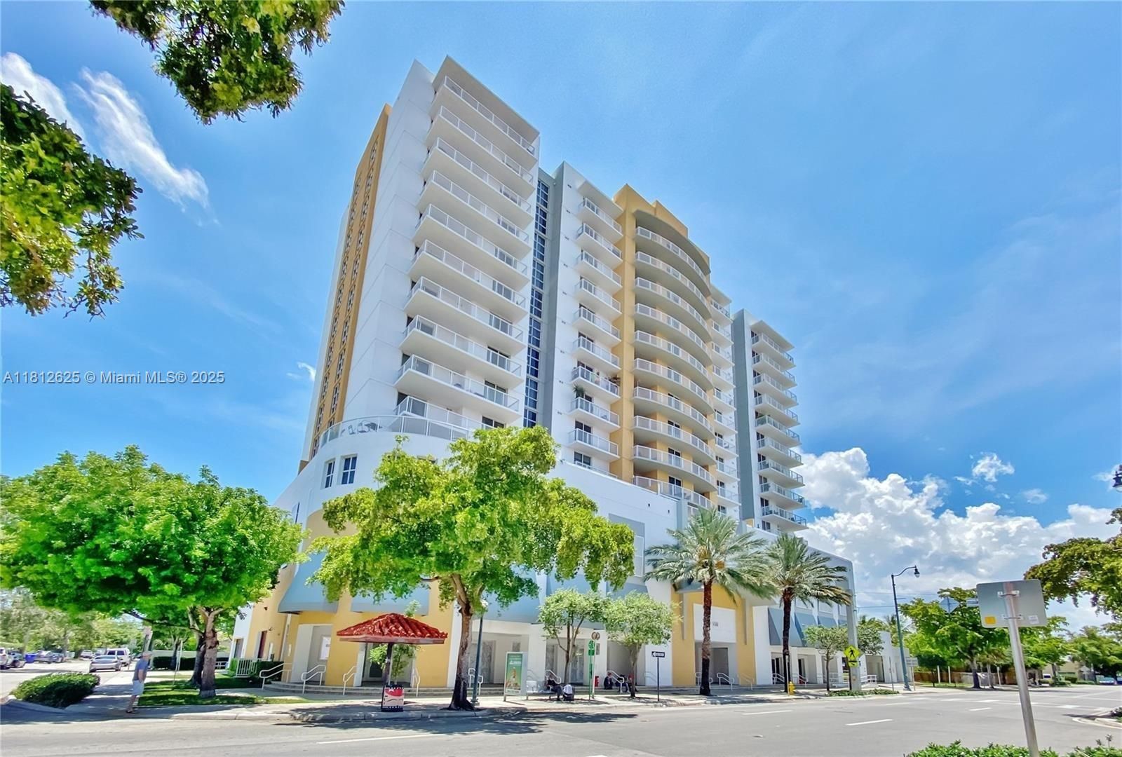 900 SW 8th St 508-1