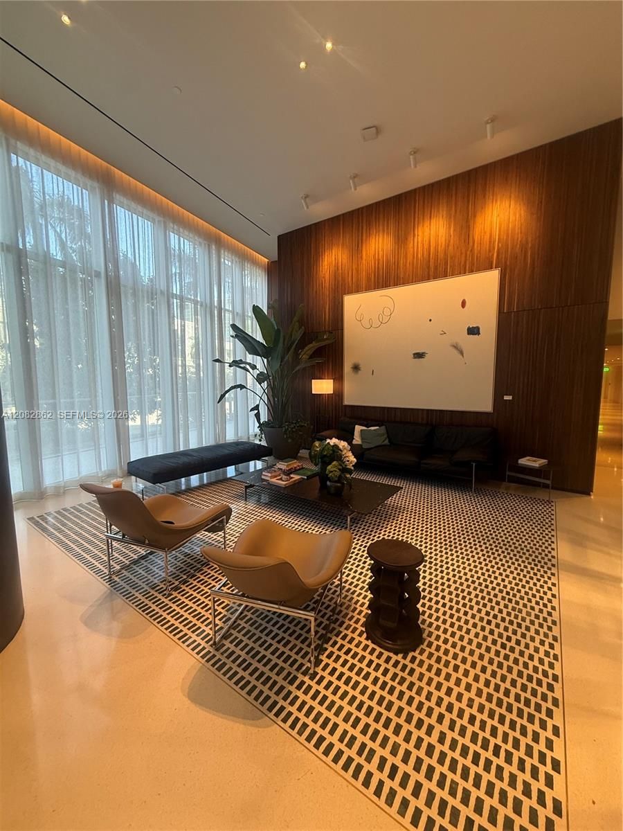 1400 Biscayne Blvd 209-1