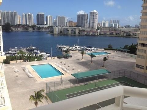 18051 BISCAYNE BLVD, #803