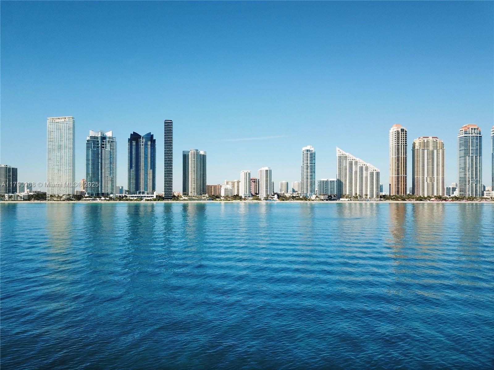 17375 Collins Ave 608-1