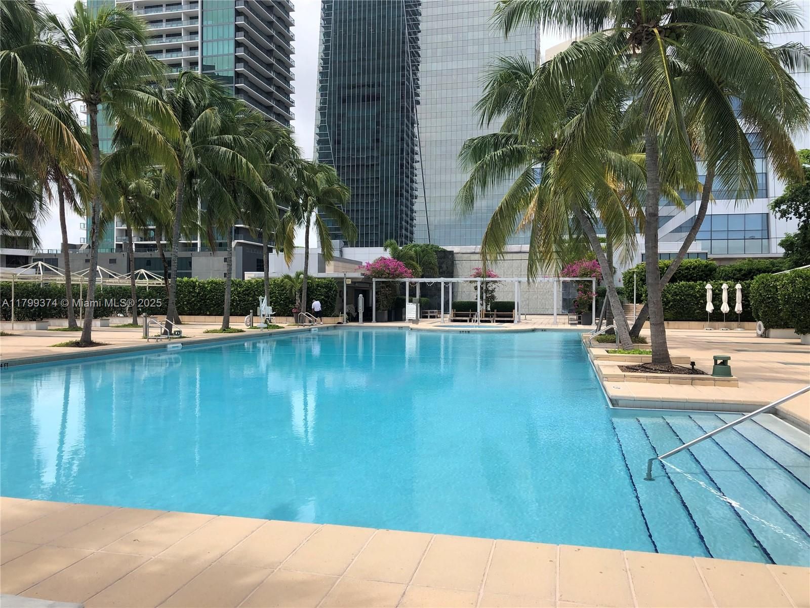 1435 Brickell Ave 3505-1